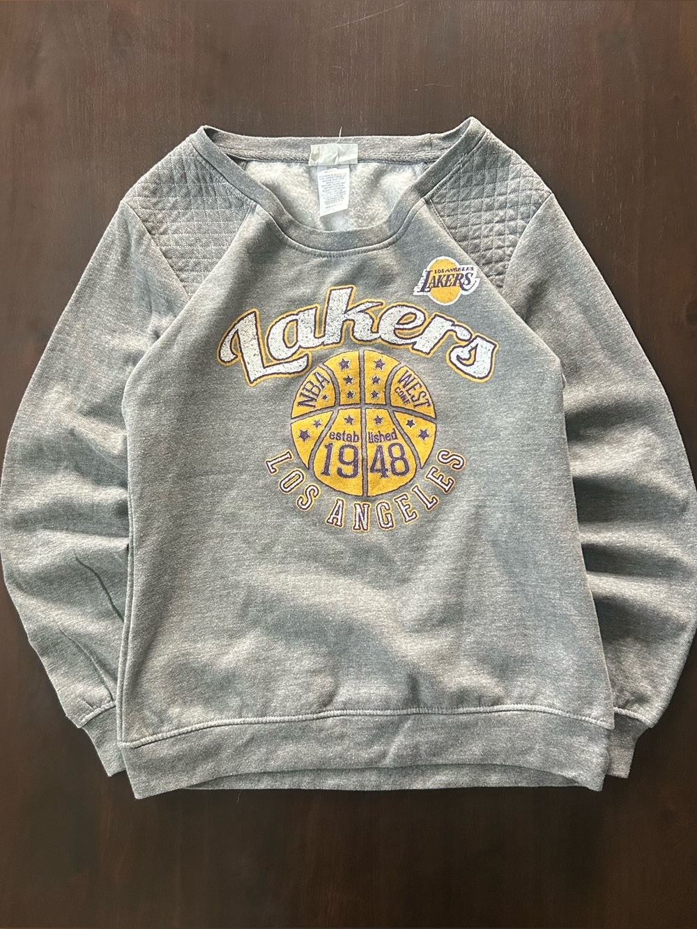 NBA Los Angeles Lakers Gray Women’s Crewneck Quilted‎ Shoulder Sweatshirt